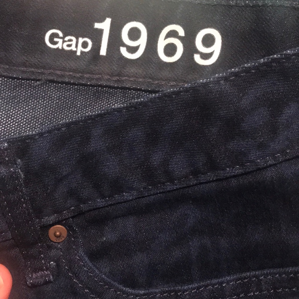 GAP ankle jeans with subtle leopard print